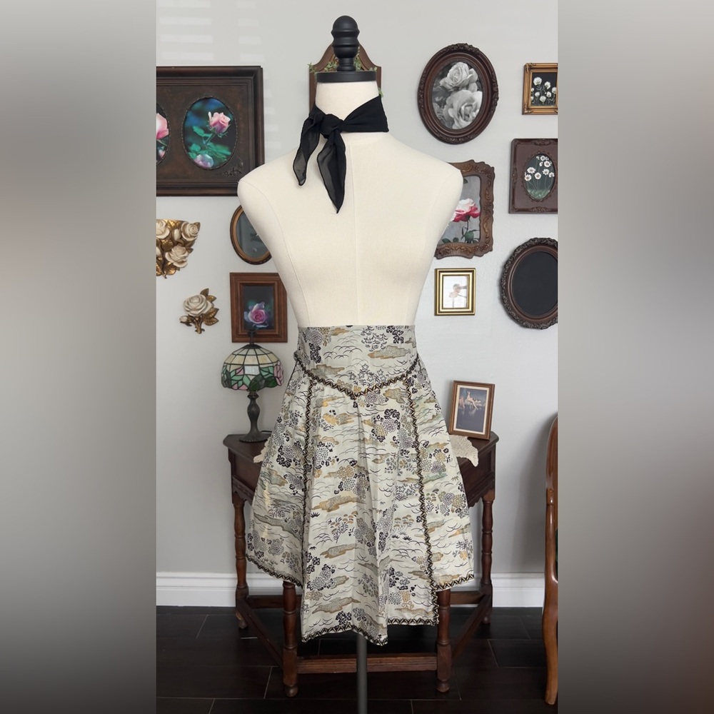 Elegant Cream Patterned Vintage Apron